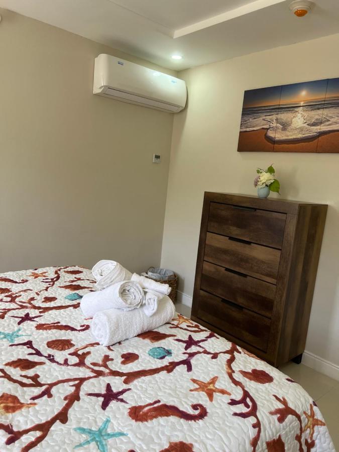 Bayfront Villa & Apartment Portmore Eksteriør bilde