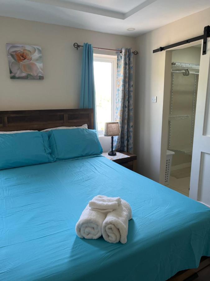 Bayfront Villa & Apartment Portmore Eksteriør bilde