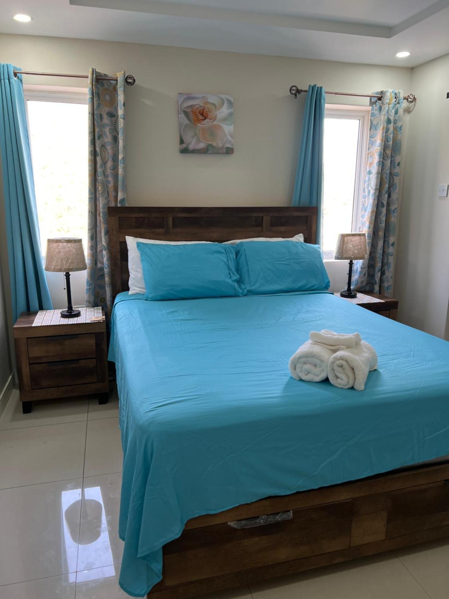 Bayfront Villa & Apartment Portmore Eksteriør bilde